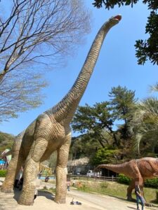 岡崎東公園のブラキオサウルスのモニュメント