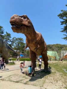 岡崎東公園のティラノサウルスのモニュメント