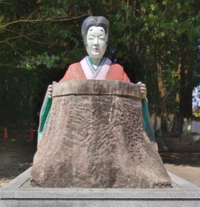 和泉式部の銅像